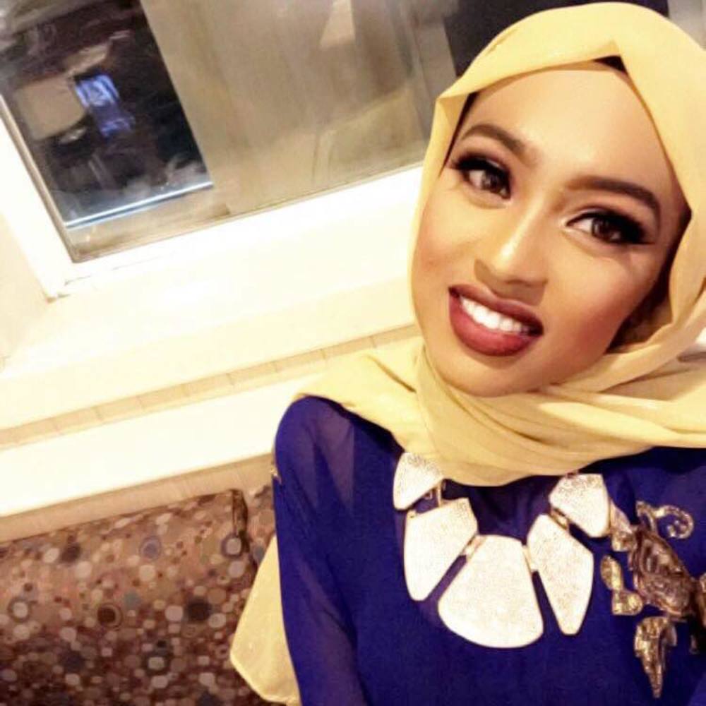 Meet your Posher, Aida